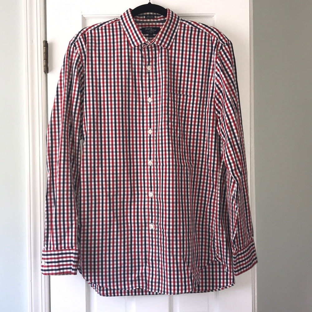 Men’s collard button down shirt